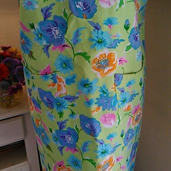 Laura Madrigano Shift Dress - Picture 3 of 9